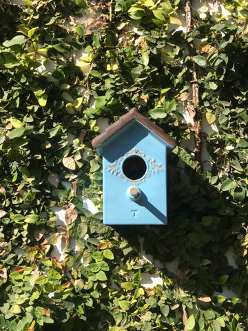 Casita para pájaro azul de pared para jardín