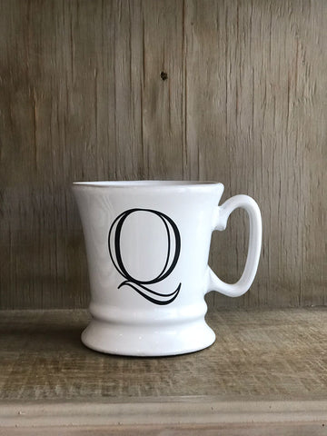 Cu. Taza francesa heráldica "Q" blanco cristal